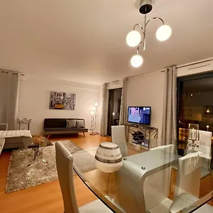 https://luxury-castle-view.hotels-lisbon-portugal.com